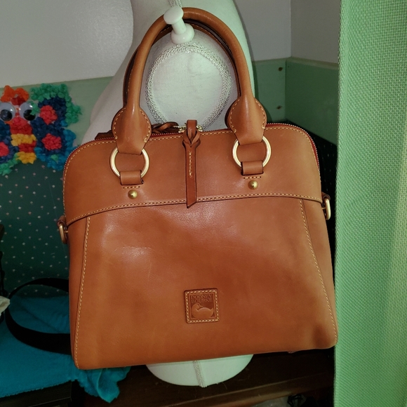 Dooney & Bourke Handbags - COPY - DOONEY BOURKE EUC FLORENTINE LEATHER SHOULDER BAG